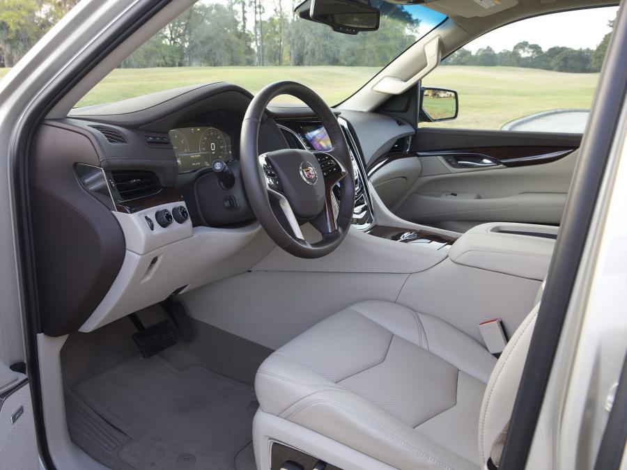 Интерьер Cadillac Escalade (GMTK2XL) 2014 года  (NA) (фото 17 из 39)